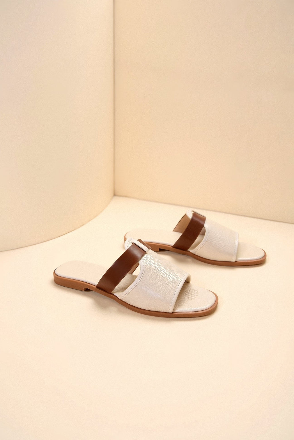 Solid Color Casual Slip On Lightweight Slides